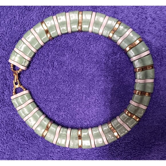 Vintage Green & Pink Ceramic Beaded Necklace With Gold-Tone Accents & Secure Cla - Picture 1 of 1